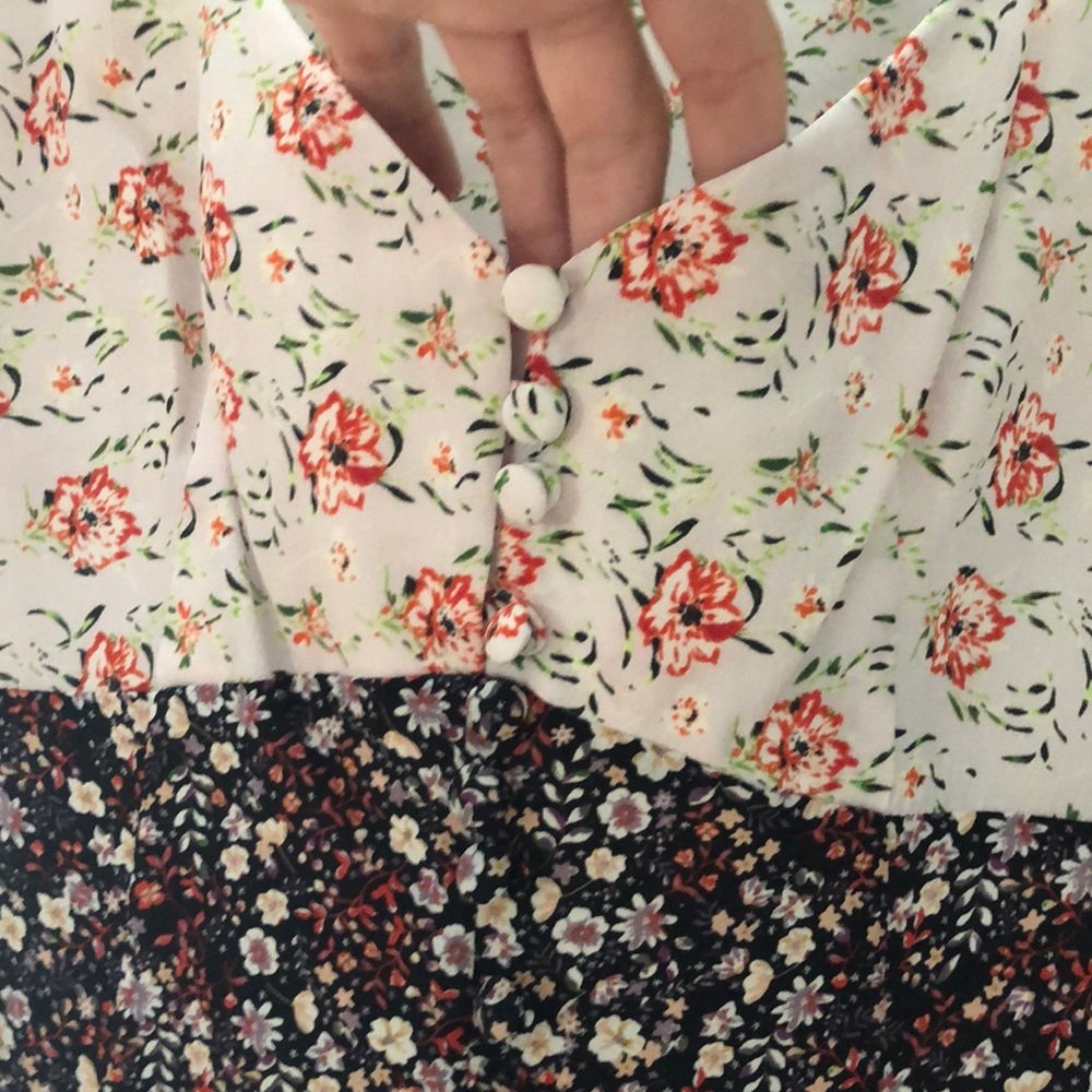 Intermix blouse - Picture 2 of 3